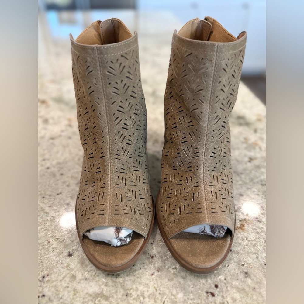 Restricted Perforated Tan Peep Open Toe Ankle Booties Boots - Picture 6 of 10